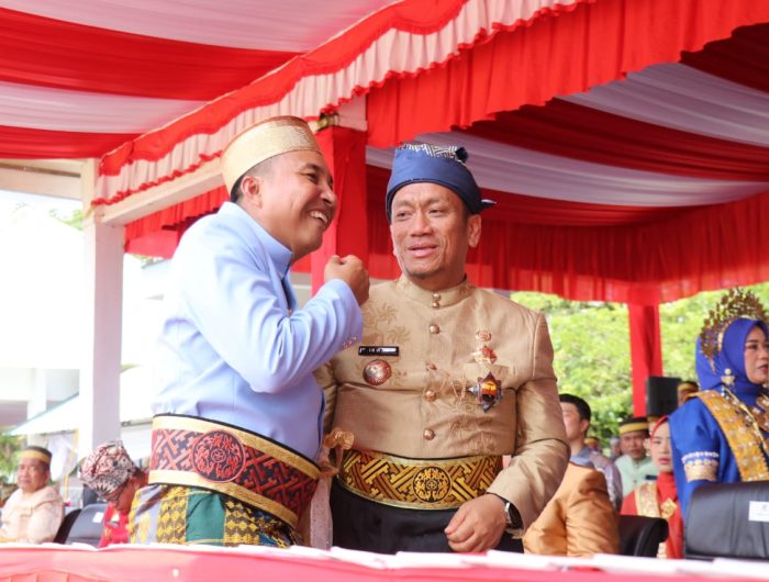 Bupati Luwu Timur, H. Irwan Bachri Syam, menghadiri puncak peringatan Hari Jadi ke-26 Kabupaten Luwu Utara yang berlangsung meriah di Lapangan Taman Siswa, Kecamatan Masamba, Selasa (20/05/2025)