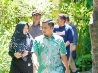 Wali Kota Parepare, Tasming Hamid, menerima kunjungan tim dari Pengelola Taman Rekreasi Selecta, Kota Batu, di kawasan Kebun Raya Jompie.