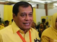 Wakil Ketua Komisi VI DPR RI, Nurdin Halid, memberikan peringatan serius kepada Menteri Koperasi dan UKM, Budi Arie Setiadi, agar pembentukan Koperasi Desa (Kopdes) Merah Putih tidak mengulangi kegagalan Koperasi Unit Desa (KUD) di masa lalu.