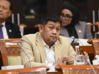 Anggota Komisi III DPR RI, Abdullah, melontarkan kritik keras terhadap lemahnya pengawasan dan tata kelola tempat hiburan malam (THM) menyusul insiden penembakan fatal di sebuah THM di Samarinda, Kalimantan Timur.