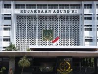 Kejaksaan Agung (Kejagung) menetapkan Ketua kelompok siber bernama "Cyber Army", M. Adhiya Muzakki (MAM), sebagai tersangka dalam kasus dugaan perintangan penyidikan sejumlah perkara korupsi.
