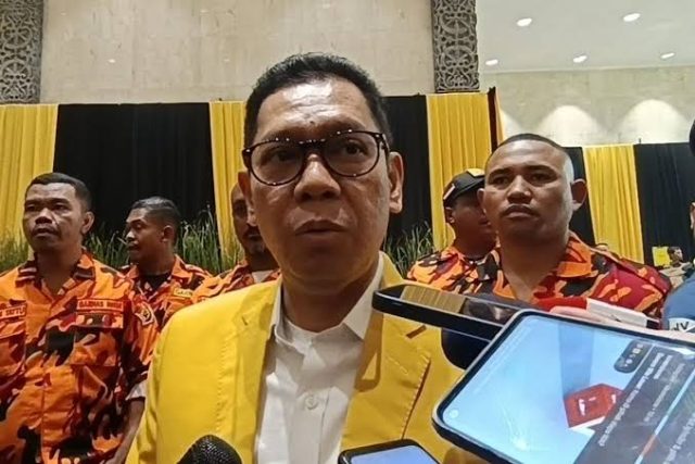 Wacana kenaikan bantuan keuangan untuk partai politik (parpol) dari Anggaran Pendapatan dan Belanja Negara (APBN) hingga 10 kali lipat menuai tanggapan kritis dari Partai Golkar. Wakil Ketua Umum Golkar Adies Kadir menilai usulan tersebut perlu dikaji secara cermat, dengan mempertimbangkan kondisi ekonomi masyarakat dan urgensi pemanfaatannya.