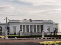 Kepala Kantor Komunikasi Kepresidenan (Presidential Communication Office/PCO), Hasan Nasbi, menegaskan bahwa Presiden RI Prabowo Subianto tidak melaporkan mahasiswi Institut Teknologi Bandung (ITB) berinisial SSS, yang diduga menyebarkan meme bergambar dirinya tengah berciuman dengan Presiden ke-7 RI, Joko Widodo (Jokowi).