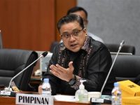 Komisi II DPR RI menggelar Rapat Kerja dan Rapat Dengar Pendapat (RDP) bersama penyelenggara pemilu untuk mengevaluasi pelaksanaan Pemungutan Suara Ulang (PSU) Pilkada 2024 di sejumlah daerah.