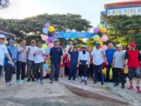 Pemerintah Kabupaten Bantaeng menggelar jalan sehat, senam bersama, pemeriksaan kesehatan gratis, dan donor darah di Pantai Seruni, Kamis (1/5/2025), dalam rangka memeriahkan peringatan Hari Pendidikan Nasional (Hardiknas) 2025.