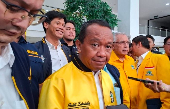 Presiden Republik Indonesia Prabowo Subianto dikabarkan memanggil Menteri Energi dan Sumber Daya Mineral (ESDM) Bahlil Lahadalia ke kediaman pribadinya di Hambalang, Jawa Barat, pada Sabtu (28/6/2025).