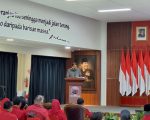 DPP PDI Perjuangan menyelenggarakan seminar bertema "Mewujudkan Amanat Konstitusi, Pendidikan Dasar Gratis untuk Meningkatkan SDM Unggul Berdaya Saing", Senin (30/6/2026), di Sekolah Partai, Lenteng Agung, Jakarta. Kegiatan ini digelar sebagai bentuk dukungan terhadap Putusan Mahkamah Konstitusi (MK) yang menegaskan pentingnya pemerataan akses pendidikan dasar gratis tanpa diskriminasi.
