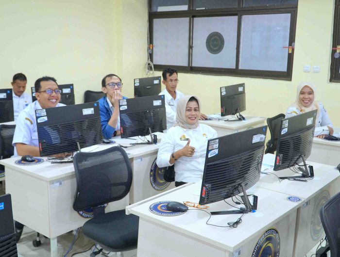 Sebanyak 155 pejabat administrator dari seluruh eselon 3A dan 3B lingkup Pemerintah Kabupaten Pangkep mengikuti tes potensi dan kompetensi di Kantor Regional IV Badan Kepegawaian Negara (BKN) Makassar, Rabu 4 Juni 2025.