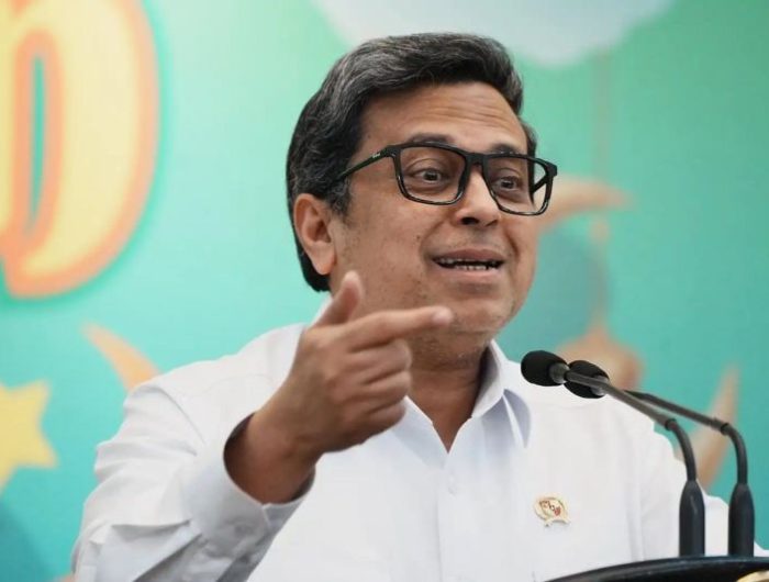 Badan Penyelenggara Jaminan Produk Halal (BPJPH) menegaskan bahwa produk nonhalal dari luar negeri tetap diizinkan masuk dan beredar di Indonesia, dengan syarat mencantumkan keterangan yang jelas bahwa produk tersebut tidak halal.