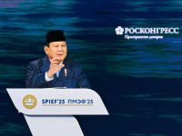 Presiden Republik Indonesia Prabowo Subianto menyampaikan optimisme kuat terhadap prospek pertumbuhan ekonomi nasional yang diperkirakan bisa mencapai 7 persen pada akhir 2025. Hal itu ia sampaikan saat menjadi pembicara utama dalam forum internasional bergengsi, St. Petersburg International Economic Forum (SPIEF) 2025, di Rusia, Jumat (20/6/2025).