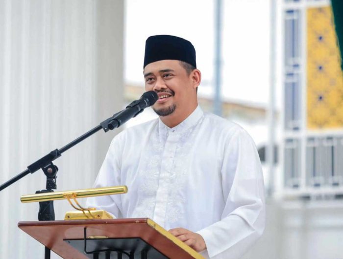 Pengamat politik dari Citra Institute, Efriza, menilai sengketa empat pulau antara Provinsi Aceh dan Sumatera Utara (Sumut) berpotensi terkait dengan kepentingan ekonomi strategis, khususnya sumber daya alam seperti minyak dan gas (migas). Ia menyebut indikasi tersebut makin kuat ketika melihat langkah agresif Gubernur Sumut Bobby Nasution yang mengusulkan pengelolaan bersama dengan Pemerintah Aceh.