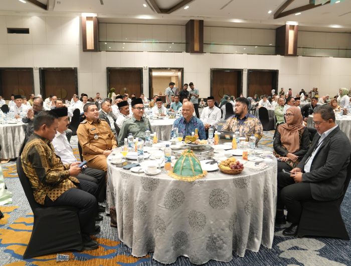 Wali Kota Makassar, Munafri Arifuddin, menghadiri Musyawarah Wilayah (Muswil) ke-3 Ikatan Saudagar Muslim Indonesia (ISMI) Sulawesi Selatan yang digelar di Hotel Claro Makassar, Selasa (3/6/2025).