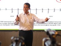 Menteri Pertanian (Mentan) Andi Amran Sulaiman mengaku menerima ancaman dan intimidasi dari pihak-pihak tertentu usai mengungkap praktik kecurangan dalam tata niaga beras nasional. Meski demikian, ia menegaskan tidak akan mundur dalam melawan mafia pangan yang telah merugikan masyarakat selama bertahun-tahun.