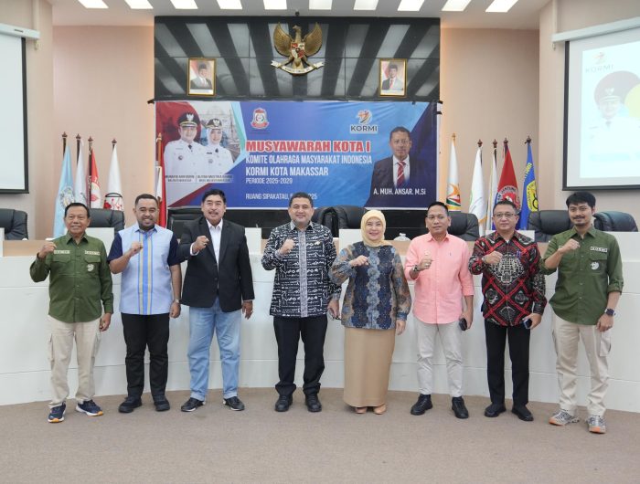 Wali Kota Makassar Munafri Arifuddin bersama Wakil Wali Kota Makassar, Aliyah Mustika Ilham, menghadiri Musyawarah I Komite Olahraga Rekreasi Masyarakat Indonesia (KORMI) Kota Makassar yang digelar di Kantor Balai Kota Makassar, Kamis (5/6/2025).