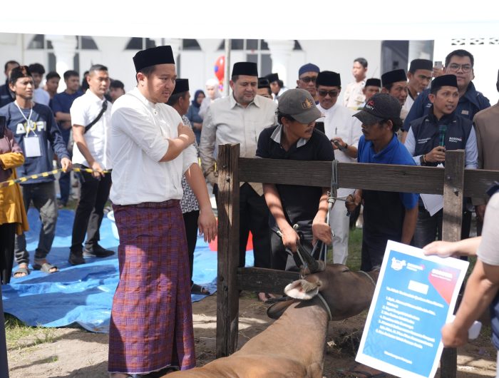 Dalam rangka memperingati Hari Raya Idul Adha 1446 H dan memperkuat nilai kepedulian sosial, Bosowa Peduli menggelar Festival Kurban 2025 secara besar-besaran di pelataran Masjid 48, Jalan Urip Sumoharjo, Makassar, Jumat (6/6/2025).