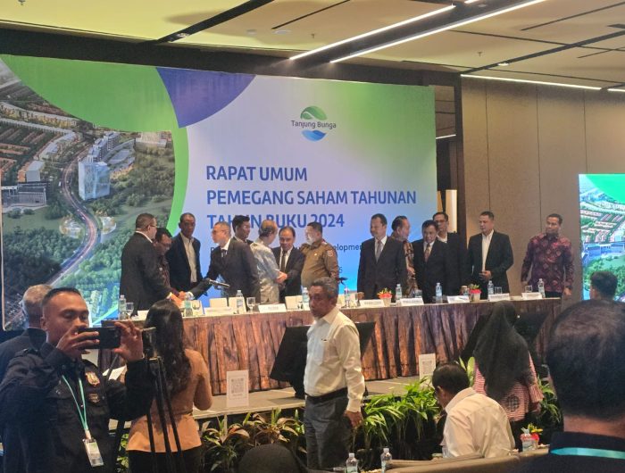 Pemerintah Kota Makassar terus mengambil langkah konkret dalam menyelesaikan persoalan infrastruktur strategis di wilayah Perkotaan. Diantaranya adalah percepatan pembangunan Jembatan Barombong, yang kini menjadi fokus utama Wali Kota Makassar, Munafri Arifuddin.