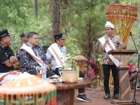 Wali Kota Makassar, Munafri Arifuddin, menghadiri langsung perayaan Festival Hutan Toraja yang digelar di Hutan Tandung Nanggala, Toraja Utara, Sabtu (14/6/2025).