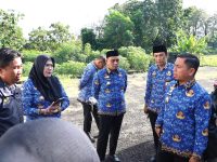 Wali Kota Parepare, Tasming Hamid, melakukan peninjauan langsung ke lokasi rencana pembangunan Sekolah Rakyat di kawasan Rumah Potong Hewan (RPH), Kelurahan Bukit Harapan, Kecamatan Soreang, Selasa (17/6/2025).