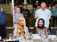 Pemerintah Kabupaten Bulukumba menggelar lelang intervensi pencegahan stunting di halaman Rumah Jabatan Bupati Bulukumba, Selasa 17 Juni 2025 malam.