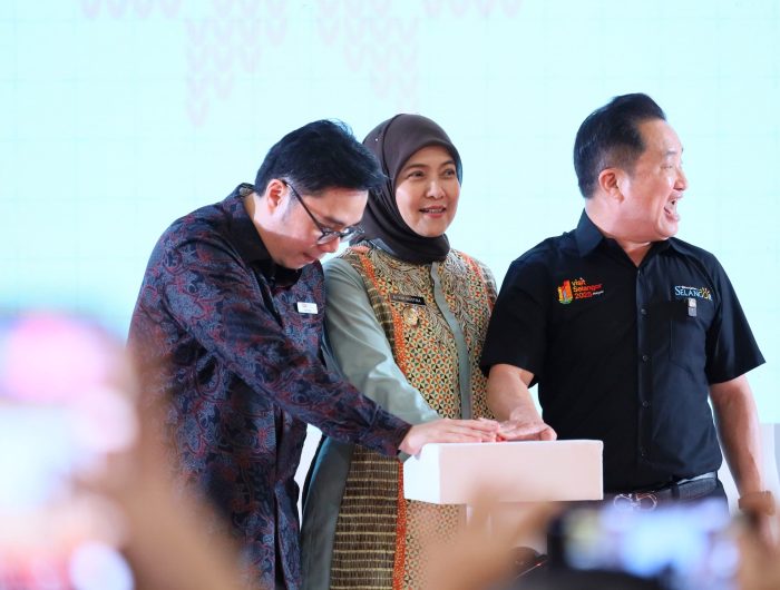 Wakil Wali Kota Makassar, Aliyah Mustika Ilham, secara resmi membuka gelaran Malaysia Healthcare Expo (MHX) Makassar 2025 yang diselenggarakan oleh Malaysia Healthcare Travel Council (MHTC), di Atrium Utama Trans Studio Mall Makassar, Kamis (19/6/2025).