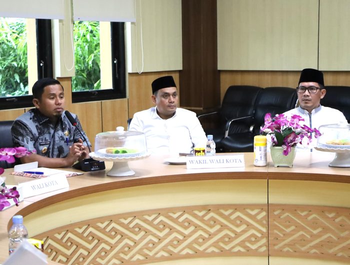 Wali Kota Parepare, Tasming Hamid, resmi menunjuk Amarun Agung Hamka sebagai Pelaksana Harian (Plh) Sekretaris Daerah (Sekda) Kota Parepare. Penunjukan ini berlaku mulai Jumat, 20 Juni 2025.