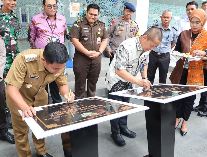 Wali Kota Parepare, Tasming Hamid, menyampaikan selamat dan apresiasi atas peresmian Gedung Baru Kantor Cabang Bank Rakyat Indonesia (BRI) di Jalan Karaeng Burane Mallusetasi, Kecamatan Ujung, Kota Parepare, Senin (23/6/2025).