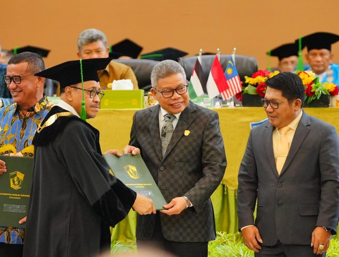 Anggota Dewan Perwakilan Rakyat Republik Indonesia (DPR RI) Komisi II, Dr. H. Taufan Pawe, S.H., M.H., menghadiri perayaan Milad ke-71 Universitas Muslim Indonesia (UMI) yang berlangsung meriah siang tadi di Auditorium Al Jibra UMI. Dalam kesempatan tersebut, Taufan Pawe menerima penghargaan sebagai Alumni Berprestasi serta disematkan pin kehormatan oleh Rektor UMI dan Ketua Yayasan Wakaf UMI.