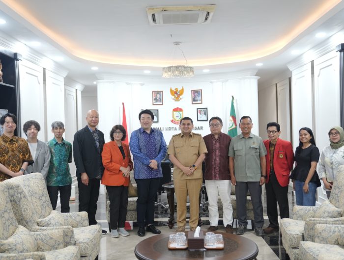 Pemerintah Kota Makassar menerima kunjungan dari perwakilan Kota Maniwa, Jepang, bersama tim dari Yachiyo Engineering Co. LTD di Kantor Balai Kota Makassar, Senin (24/6/2025).