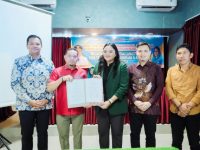 Proses tanda tangan MoU YBH PA, Pemkab Bantaeng, LBH APIK Sulsel dan RSUD Prof. DR. M. Anwar Makkatutu.