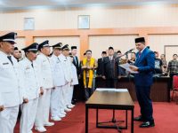 Bupati Kabupaten Bantaeng, Uji Nurdin saat melantik 64 pejabat lingkup Pemkab Bantaeng.