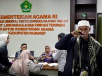 Sebanyak 134 jamaah haji asal Kabupaten Pangkajene dan Kepulauan (Pangkep) yang tergabung dalam kelompok terbang (kloter) 16 tiba di Tanah Air