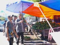 Wali Kota Makassar, Appi, melakukan sidak di Pasar Pabaeng-baeng di Kecamatan Tamalate, Kamis 5 Juni 2025.