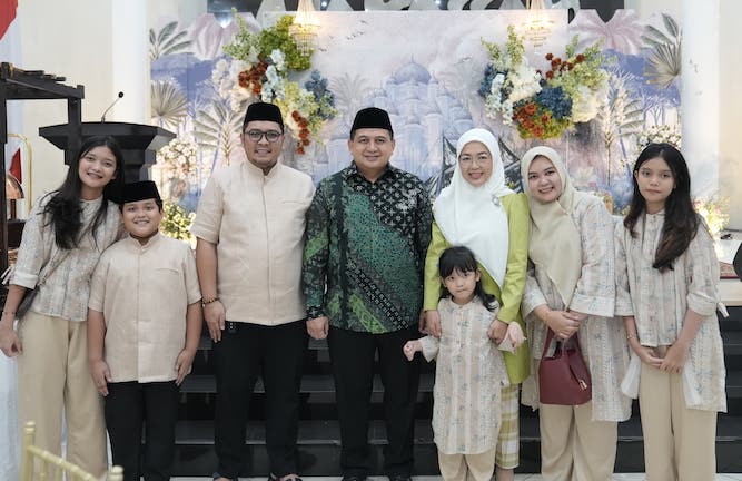 Wali Kota Makassar Munafri Arifuddin bersama Ketua TP PKK Makassar, Melinda Aksa, menggelar acara open house di Rumah Jabatan Wali Kota, Jumat 6 Juni 2025.