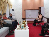 Wakil Gubernur Sulawesi Selatan, Fatmawati Rusdi, menerima audiensi Kepala OJK Sulselbar, Moch. Muchlasin bersama jajaran di Kantor Gubernur Sulsel.