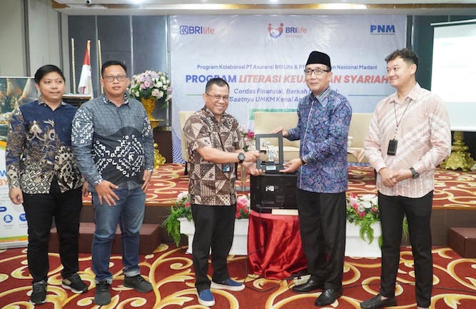 PT Permodalan Nasional Madani (PNM) bekerja sama dengan PT Asuransi BRI Life