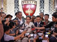 Koordinator Masyarakat Anti Korupsi Indonesia (MAKI), Boyamin Saiman, mendesak Kejaksaan Agung RI, khususnya Jaksa Agung Muda Tindak Pidana Khusus (Jampidsus), untuk mempercepat proses penyidikan kasus dugaan korupsi pengadaan laptop Chromebook dalam Program Digitalisasi Pendidikan Kementerian Pendidikan, Kebudayaan, Riset, dan Teknologi (Kemendikbudristek) periode 2019–2022.