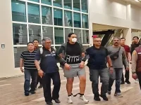 Kepolisian masih mendalami motif penembakan yang menewaskan satu warga negara Australia dan melukai satu lainnya di sebuah vila kawasan Mengwi, Badung, Bali. Tiga pelaku telah ditangkap dan ditetapkan sebagai tersangka.