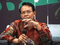 Pengamat kebijakan publik Trubus Rahadiansyah meminta Pemerintah Provinsi (Pemprov) DKI Jakarta segera menyusun aturan teknis untuk menerapkan sistem kerja fleksibel bagi aparatur sipil negara (ASN), termasuk skema Work From Anywhere (WFA), sebagaimana diatur dalam Peraturan Menteri PANRB Nomor 4 Tahun 2023.