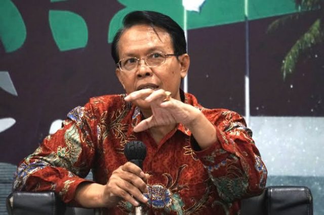 Pengamat kebijakan publik Trubus Rahadiansyah meminta Pemerintah Provinsi (Pemprov) DKI Jakarta segera menyusun aturan teknis untuk menerapkan sistem kerja fleksibel bagi aparatur sipil negara (ASN), termasuk skema Work From Anywhere (WFA), sebagaimana diatur dalam Peraturan Menteri PANRB Nomor 4 Tahun 2023.