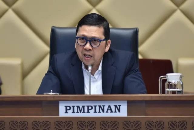 Wakil Ketua Badan Legislasi (Baleg) DPR RI Ahmad Doli Kurnia menyatakan dukungan penuh terhadap putusan Mahkamah Konstitusi (MK) yang memisahkan pelaksanaan pemilu nasional dan pemilu daerah. Bahkan, menurutnya, idealnya pemilihan presiden (pilpres) dan pemilihan legislatif (pileg) juga digelar secara terpisah, seperti yang dilakukan pada Pemilu 2004.