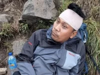 Seorang pendaki asal Malaysia, Nazli bin Awang Mahat (47), mengalami kecelakaan saat menuruni tebing menuju Danau Segara Anak, Gunung Rinjani, Nusa Tenggara Barat, Sabtu (28/6/2025) sore. Insiden ini terjadi tak jauh dari lokasi jatuhnya pendaki asal Brasil, Juliana Marins, yang tewas pekan lalu.