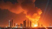 Krisis di Timur Tengah memasuki babak baru yang mengkhawatirkan setelah Iran meluncurkan serangan rudal ke pangkalan militer Amerika Serikat di Al Udeid, Qatar, pada Senin malam (22/6/2025) waktu setempat. Serangan ini menjadi balasan langsung atas serangan udara AS terhadap tiga fasilitas nuklir Iran pada akhir pekan lalu.