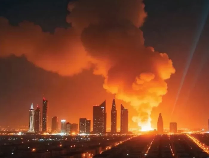Krisis di Timur Tengah memasuki babak baru yang mengkhawatirkan setelah Iran meluncurkan serangan rudal ke pangkalan militer Amerika Serikat di Al Udeid, Qatar, pada Senin malam (22/6/2025) waktu setempat. Serangan ini menjadi balasan langsung atas serangan udara AS terhadap tiga fasilitas nuklir Iran pada akhir pekan lalu.