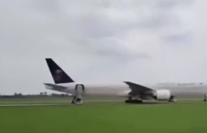 Tim Detasemen Khusus (Densus) 88 Antiteror Polri tengah menyelidiki lebih lanjut kasus ancaman bom yang ditujukan kepada pesawat milik maskapai Saudia Airlines dengan nomor penerbangan SV-5276, yang mengangkut jemaah haji asal Indonesia.