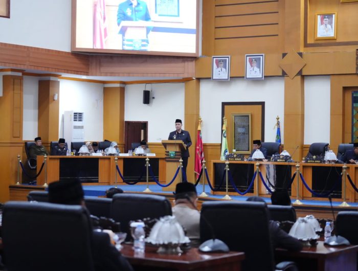 Bupati MYL Serahkan Dua Ranperda Saat Sidang Paripurna DPRD
