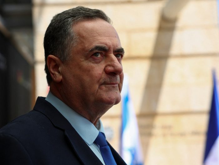 Ketegangan di Timur Tengah kembali memanas. Menteri Pertahanan Israel, Yoav Gallant Katz, mengumumkan bahwa Tel Aviv tengah menyiapkan langkah militer lanjutan untuk memastikan Iran tidak dapat membangun kembali kemampuan nuklirnya, pasca-konflik bersenjata selama 12 hari yang berakhir pada 24 Juni lalu.