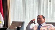 Presiden RI Prabowo Subianto kembali melakukan diplomasi tingkat tinggi dengan Presiden Amerika Serikat, Donald Trump, melalui sambungan telepon pada Selasa malam (15/7/2025), saat Prabowo tengah menjalani kunjungan luar negeri di Eropa.