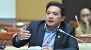Anggota Komisi III DPR RI, Taufik Basari, mengingatkan bahwa Presiden terpilih Prabowo Subianto berpotensi melanggar konstitusi jika mengikuti Putusan Mahkamah Konstitusi (MK) Nomor 135/PUU-XXII/2025 terkait pemisahan pelaksanaan pemilu nasional dan daerah.