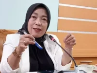 Kementerian Pendidikan Dasar dan Menengah (Kemendikdasmen) bersama Kementerian PAN-RB dan Badan Kepegawaian Negara (BKN) membentuk Panitia Seleksi Nasional (Panselnas) untuk merekrut guru-guru yang akan ditugaskan di Sekolah Rakyat, program prioritas yang akan dimulai pertengahan Juli 2025.