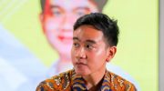 Direktur Eksekutif Indonesia Political Review (IPR) Iwan Setiawan menilai pembatalan rencana Wakil Presiden Gibran Rakabuming Raka untuk berkantor di Papua menyisakan dua tafsir yang saling bertolak belakang, baik dari sisi administratif maupun politis.